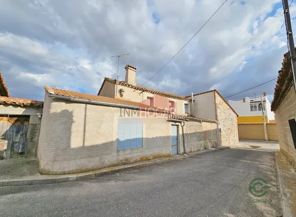 Casa de 0,0121 ha en venta en Padiernos, Avila