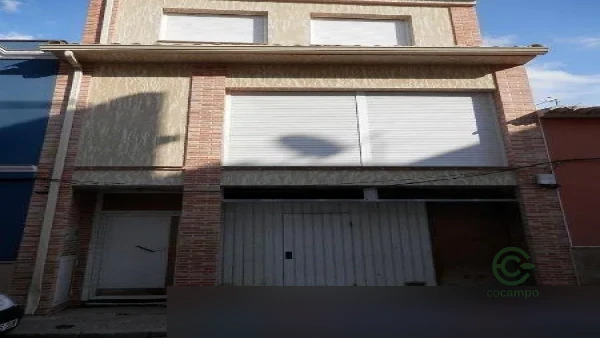 Casa de 0,0229 ha en venta en Caudete, Albacete