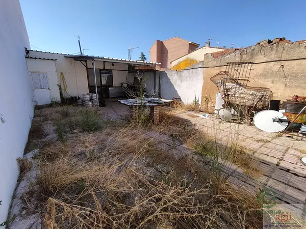 Terreno urbano de 0,02 ha en venta en Alovera, Guadalajara
