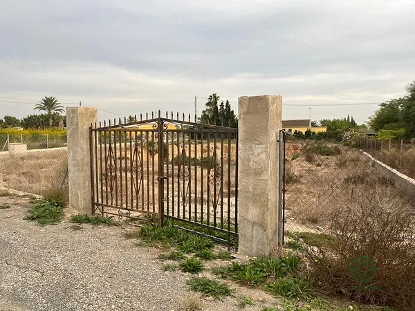 Terreno urbano de 0,2068 ha en venta en Elche pedanias, Alicante