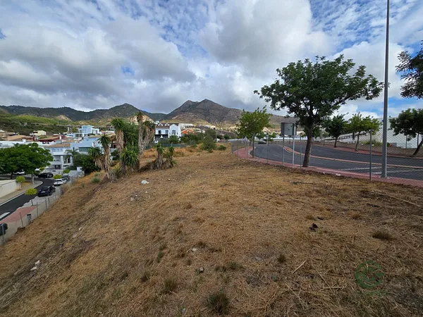 Terreno urbano de 0,0922 ha en venta en Benalmádena, Malaga