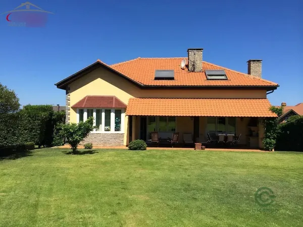 Casa de 0,044 ha en venta en Getxo, Vizcaya