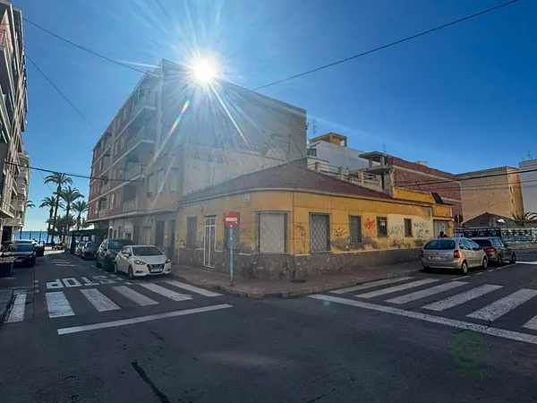 Terreno urbano de 0,025 ha en venta en Torrevieja, Alicante