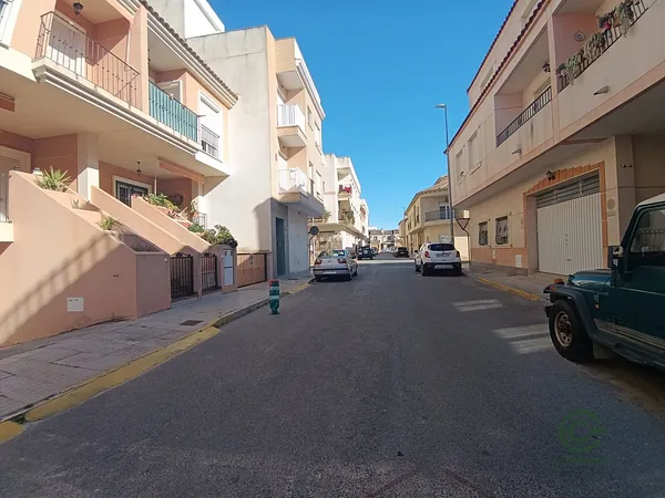 Casa de 0,0225 ha en venta en Almoradi, Alicante