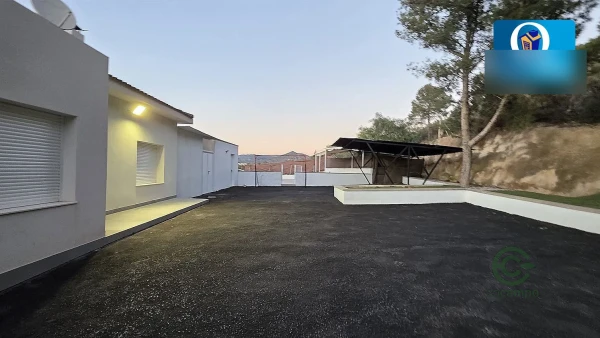 Casa de 0,42 ha en venta en Elda, Alicante