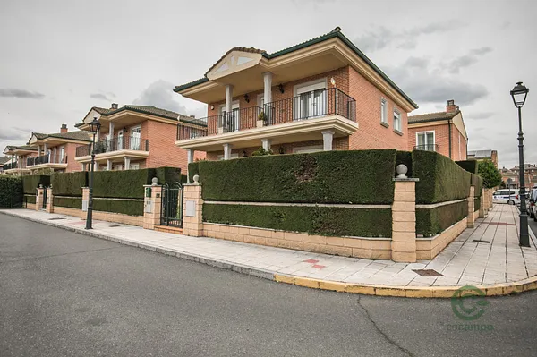 Casa de 0,03 ha en venta en Ávila
