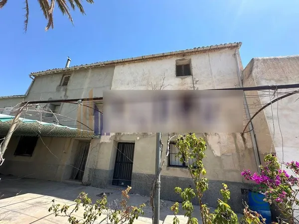 Finca de recreo de 1,5 ha en venta en Alicante