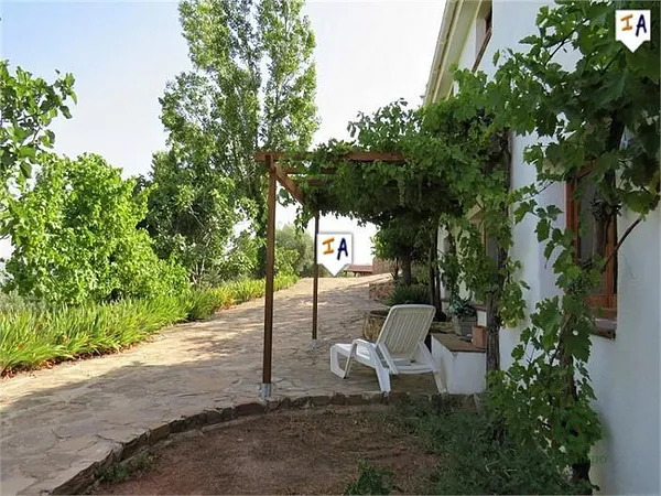 Finca rústica de 2,496 ha en venta en Huelma, Jaen