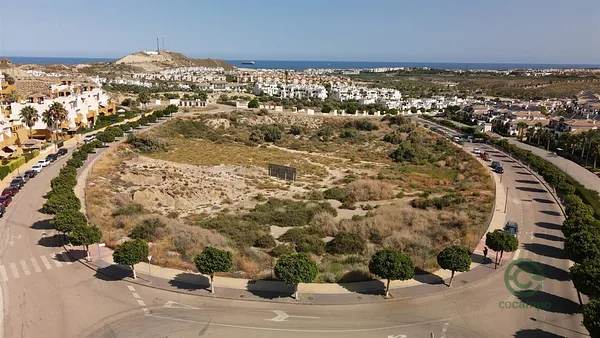 Terren urbà de 1 ha per a venda a Almeria