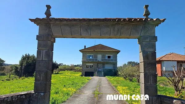 Casa de 0,1675 ha en venta en Rianxo, La Coruña