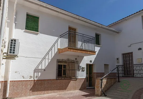 Casa de 0,026 ha en venta en Deifontes, Granada