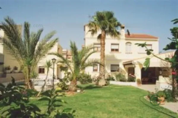 Casa de 0,05 ha per a venda a Almeria