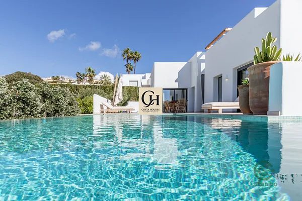Casa de 0,0852 ha en venta en Moraira, Alicante