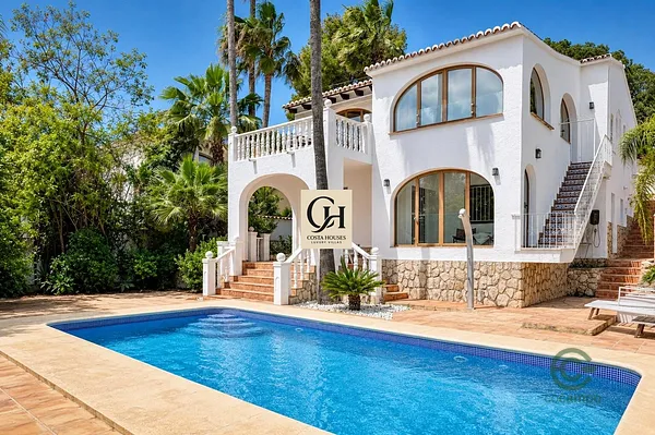 Casa de 0,0677 ha en venta en Benissa, Alicante