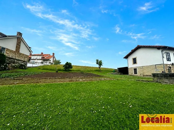 Casa de 0,3058 ha en venta en Hinojedo, Cantabria