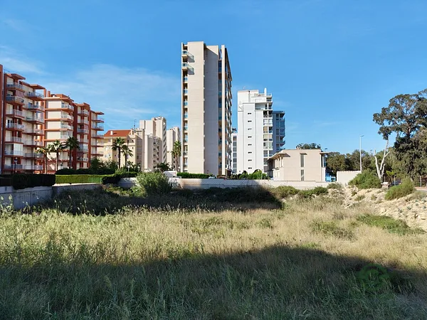 Terreno urbano de 0,2546 ha en venta en Guardamar del Segura, Alicante