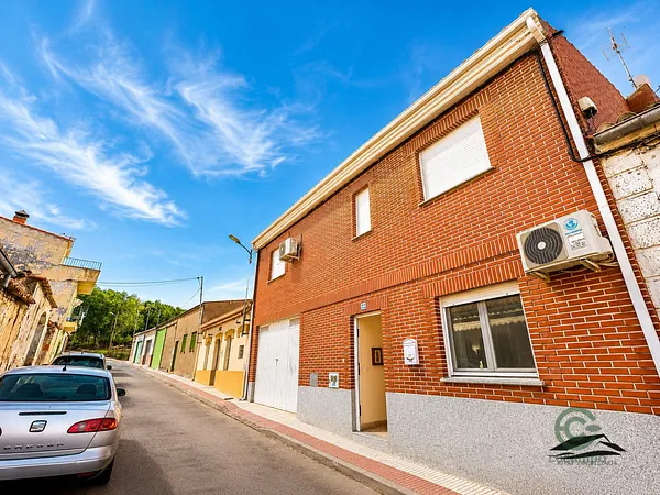 Casa de 0,0175 ha en venta en Aldealengua, Salamanca