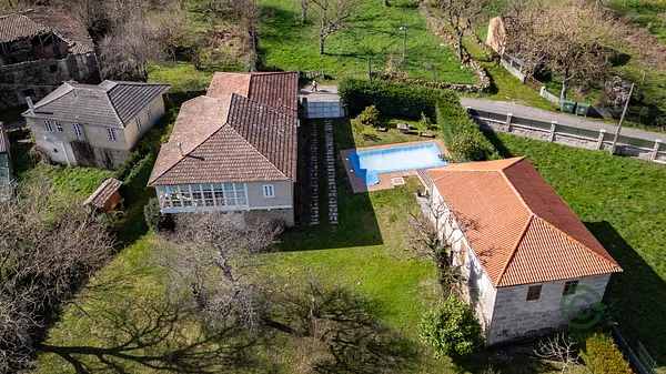 Casa de 0,2627 ha en venta en Maceda, Ourense