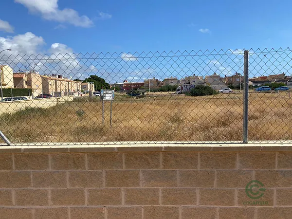 Terreno urbano de 0,093 ha en venta en Torrevieja, Alicante
