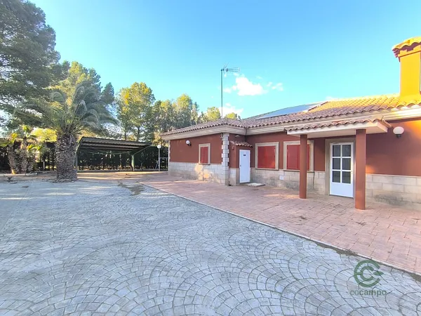 Finca rústica de 0,75 ha en venta en Yecla, Murcia