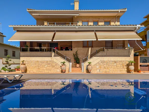 Casa de 0,056 ha en venta en Banyoles, Girona
