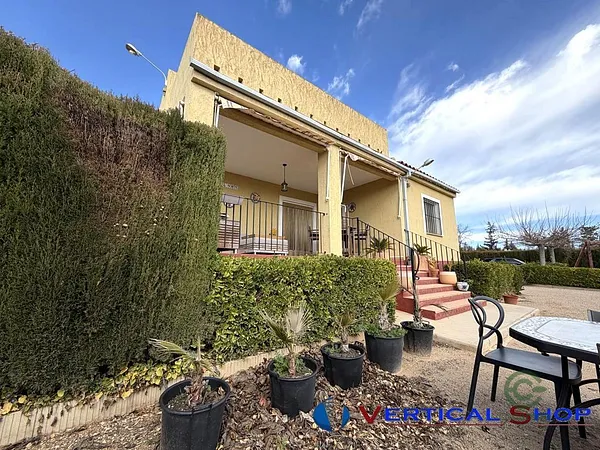 Casa de 0,3455 ha en venta en Caudete, Albacete
