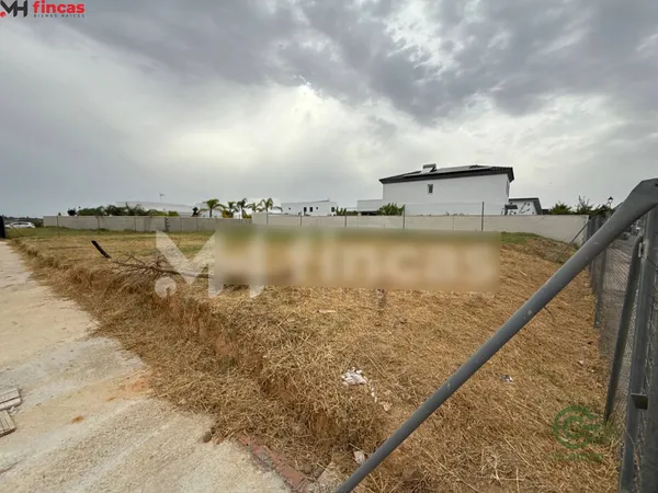 Terreno urbano de 0,045 ha en venta en Palomares del rio, Sevilla