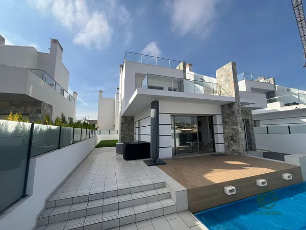 Casa de 0,0268 ha en venta en Los alcázares, Murcia