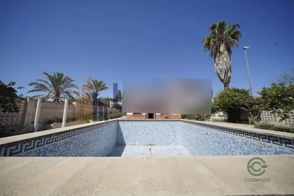 Casa de 0,056 ha en venta en Alicante