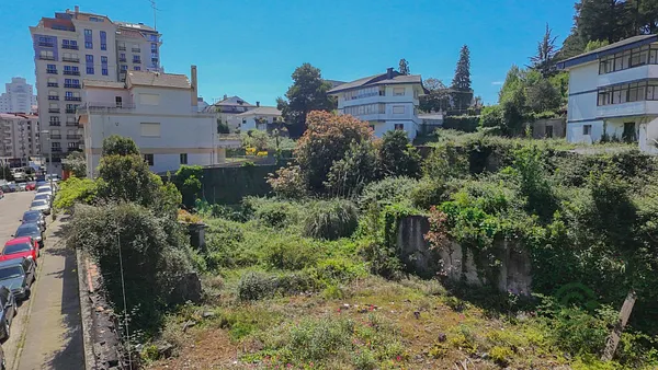 Terreno urbano de 0,1377 ha en venta en Vigo, Pontevedra