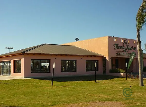 Terreno urbano de 0,03 ha en venta en Santa fe