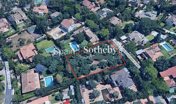 Terreno urbano de 0,16 ha en venta en Mairena del Aljarafe, Sevilla