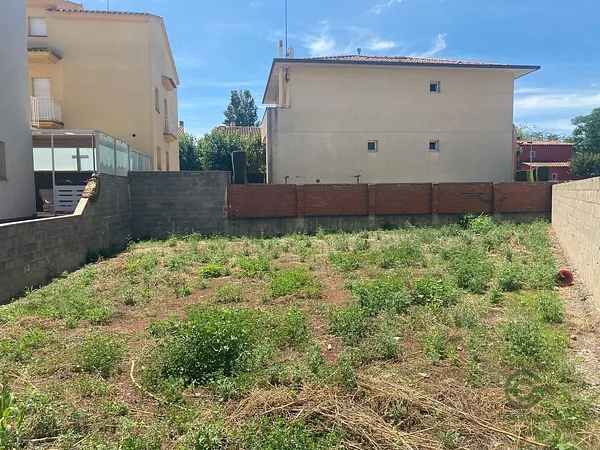 Terreno urbano de 0,0233 ha en venta en Figueres, Girona