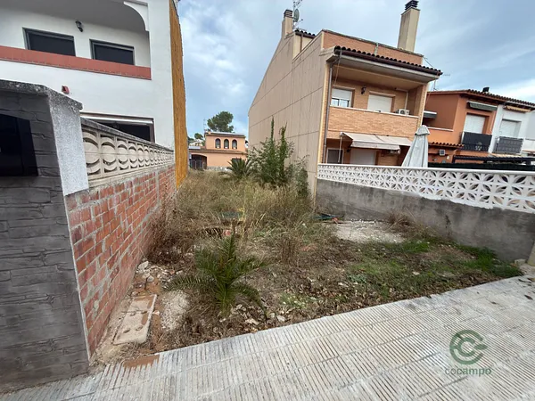 Terreno urbano de 0,014 ha en venta en Canyelles, Barcelona