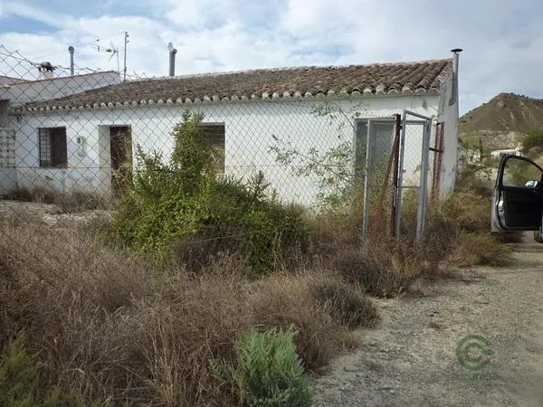 Finca agrícola de 3,8434 ha en venta en Orihuela, Alicante