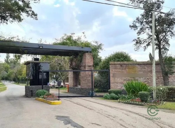 Terreno urbano de 0,1 ha en venta en Santa fe