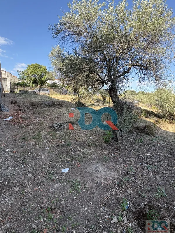 Terreno urbano de 0,0412 ha en venta en Alburquerque, Badajoz