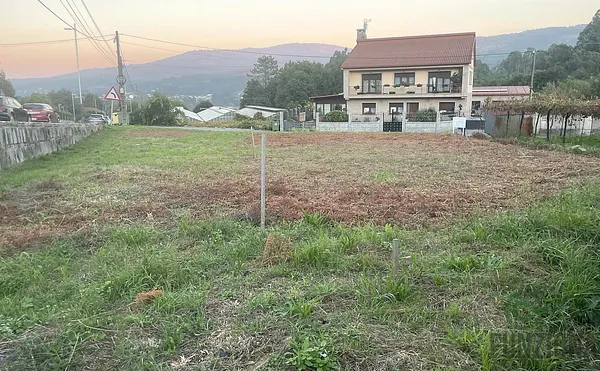 Terreno urbano de 0,0663 ha en venta en Barro, Pontevedra