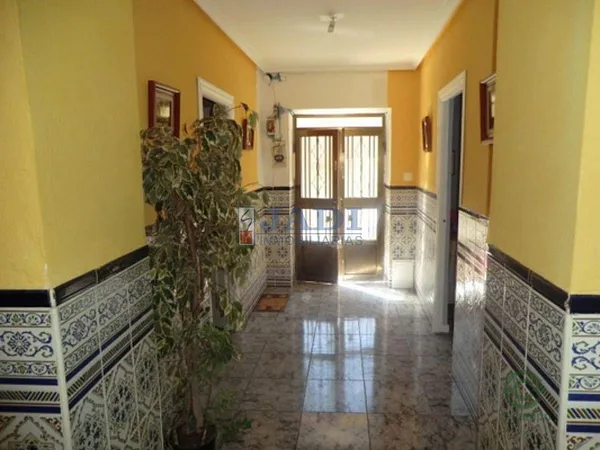 Casa de 0,0225 ha en venta en Valdepeñas, Ciudad real