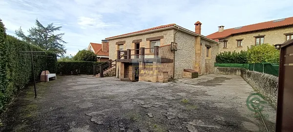Casa de 0,042 ha en venta en Hinojedo, Cantabria