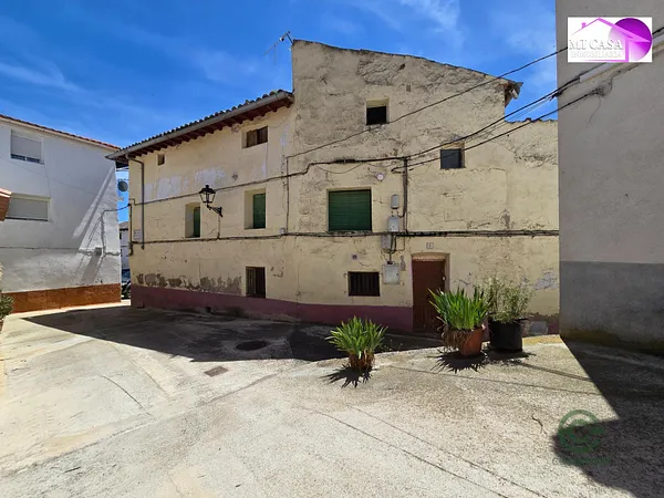 Casa de 0,0273 ha en venta en Terrer, Zaragoza