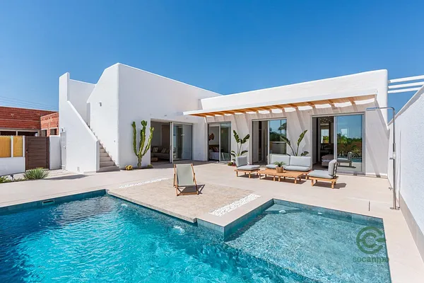 Casa de 0,0279 ha en venta en Benijofar, Alicante