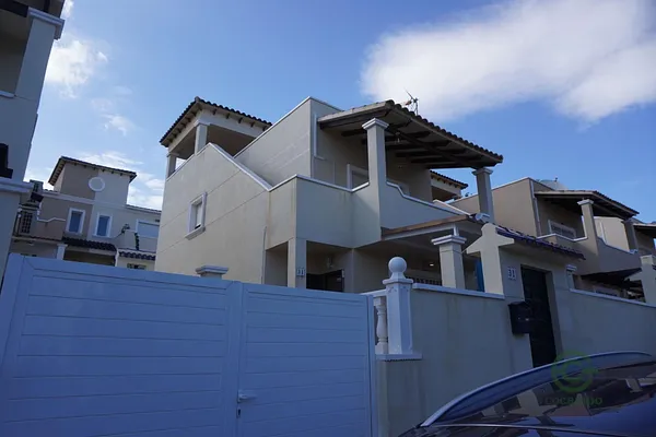 Casa de 0,0167 ha en venta en San miguel de salinas, Alicante