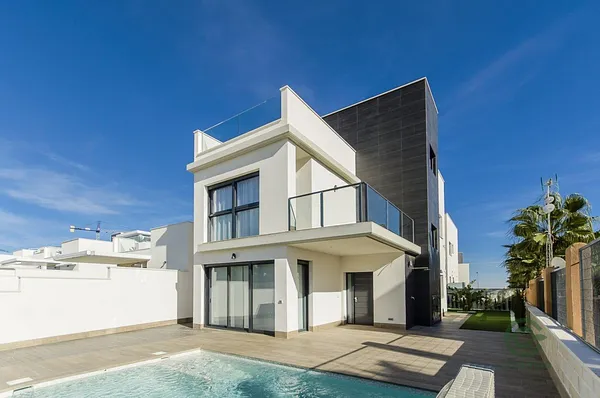 Casa de 0,05 ha en venta en San miguel de salinas, Alicante