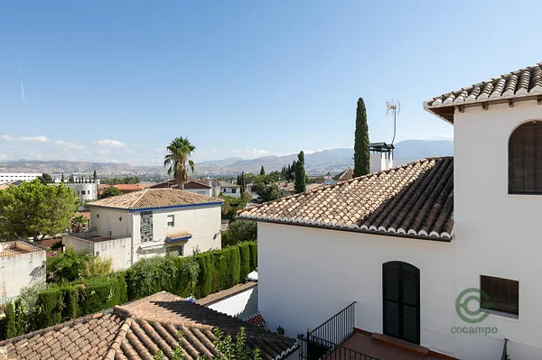 Casa de 0,0241 ha en venta en Ogijares, Granada