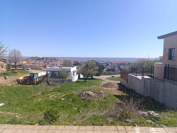Terreno urbano de 0,05 ha en venta en El Molar, Madrid