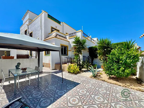 Casa de 0,015 ha en venta en Orihuela costa, Alicante
