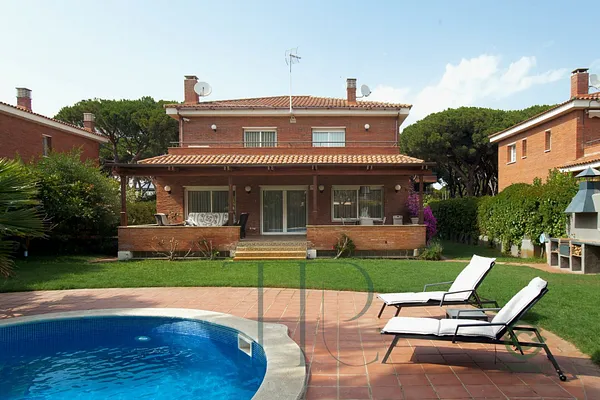 Casa de 0,1 ha en venta en Gava, Barcelona