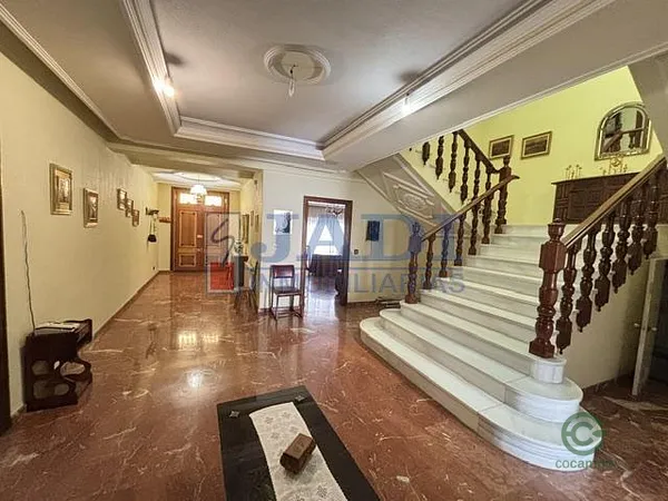 Casa de 0,0215 ha en venta en Valdepeñas, Ciudad real