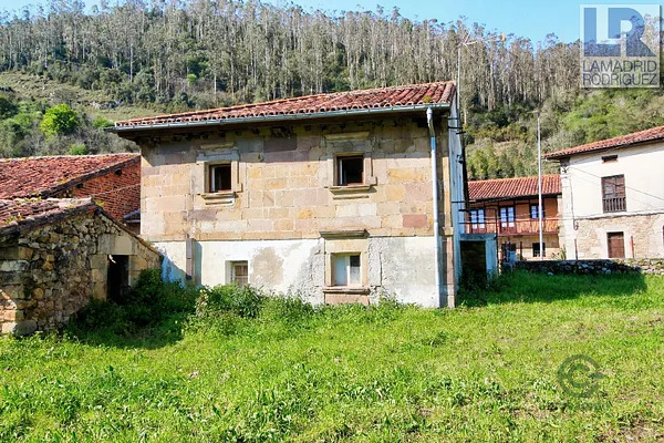 Casa de 0,0831 ha en venta en Valdaliga, Cantabria